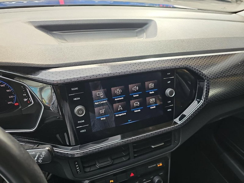 Volkswagen T-Cross usata a Lecco (13)