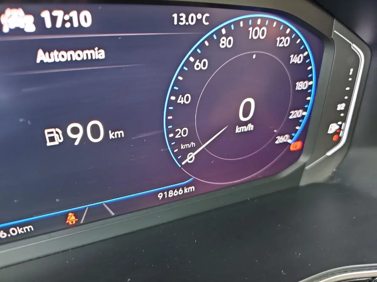 Volkswagen T-Cross usata a Lecco (14)