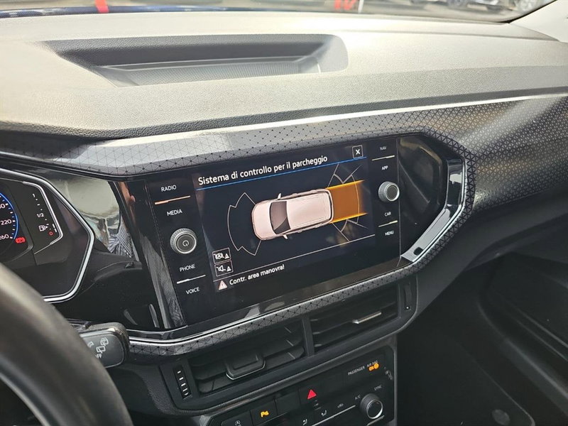 Volkswagen T-Cross usata a Lecco (15)