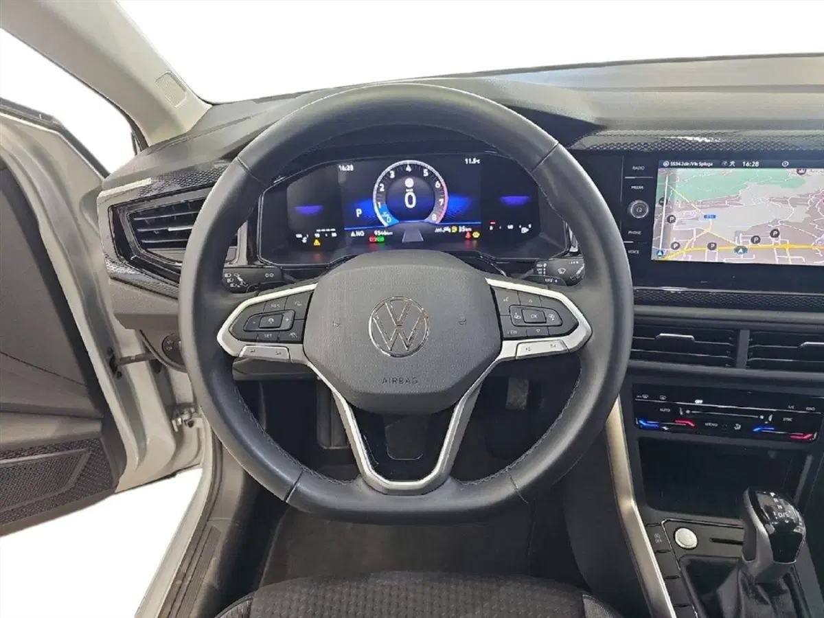 Volkswagen Taigo usata a Lecco (10)