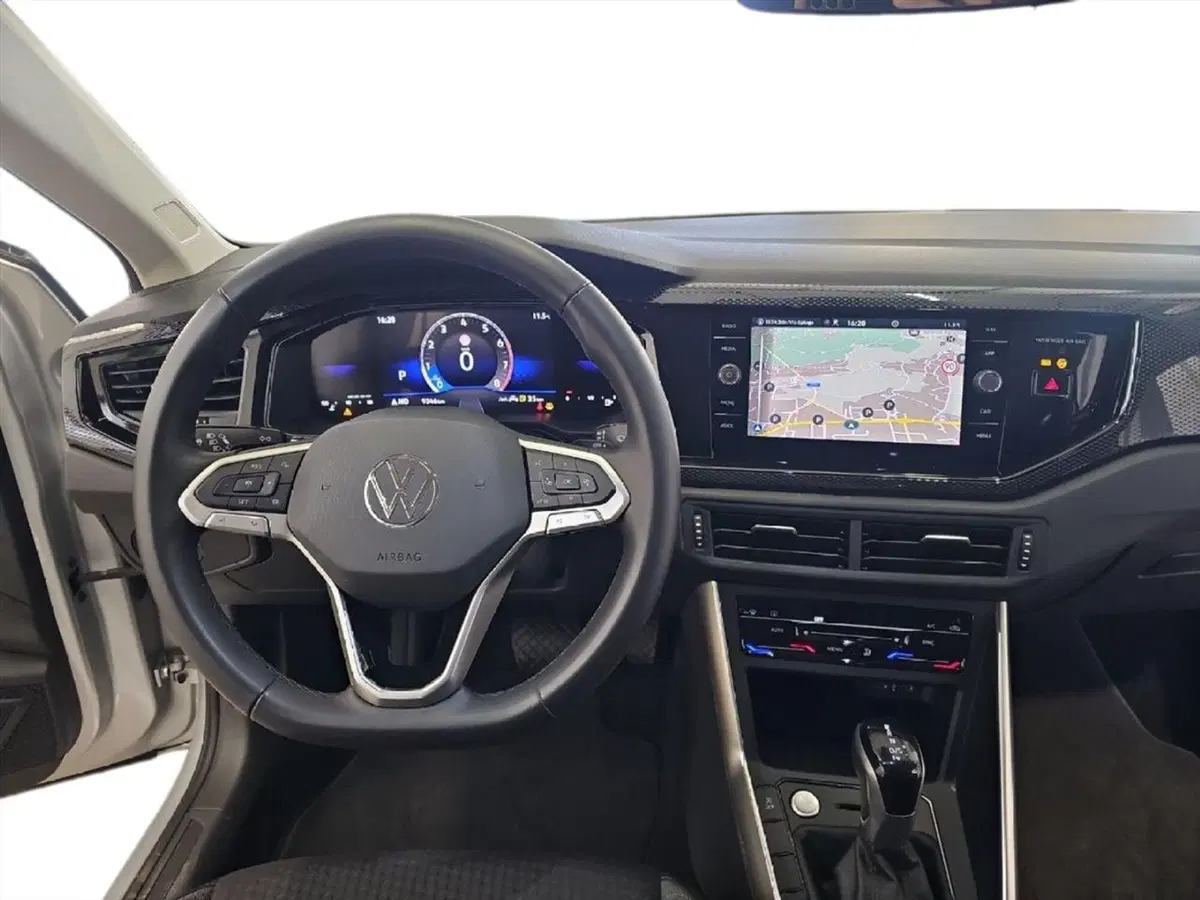 Volkswagen Taigo usata a Lecco (9)