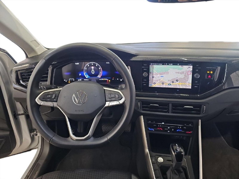 Volkswagen Taigo usata a Lecco (9)