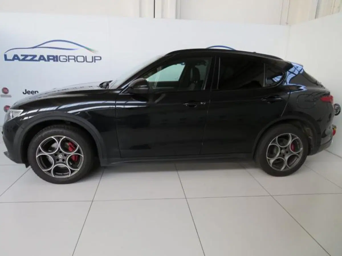 Alfa Romeo Stelvio usata a Lodi (3)