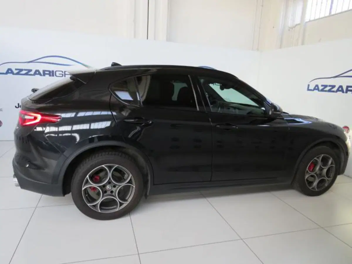 Alfa Romeo Stelvio usata a Lodi (6)