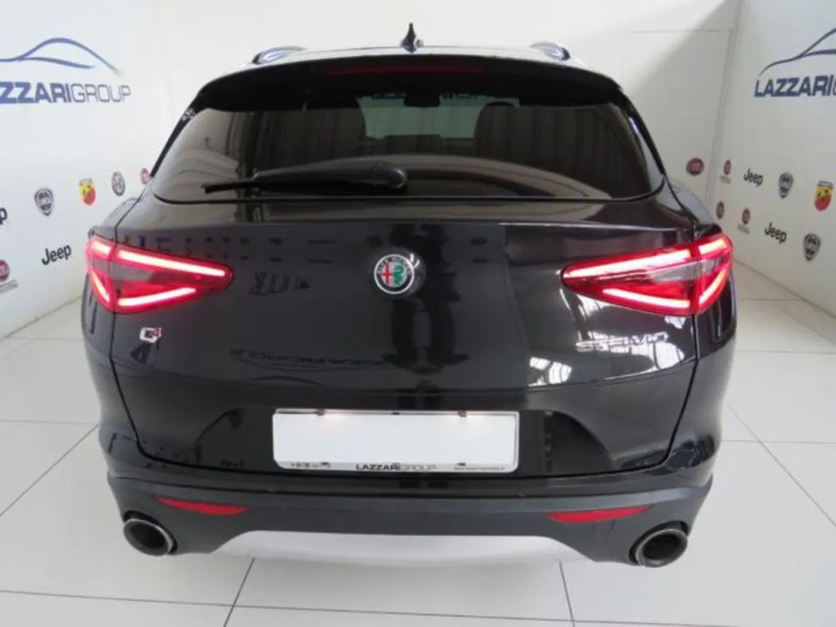 Alfa Romeo Stelvio usata a Lodi (8)