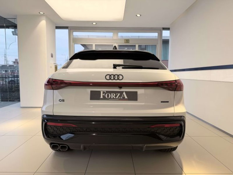 Audi Q5 Sportback nuova a Torino (7)