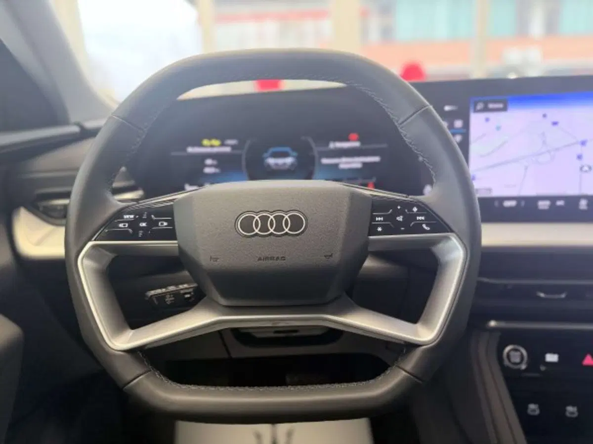 Audi Q5 Sportback nuova a Torino (4)