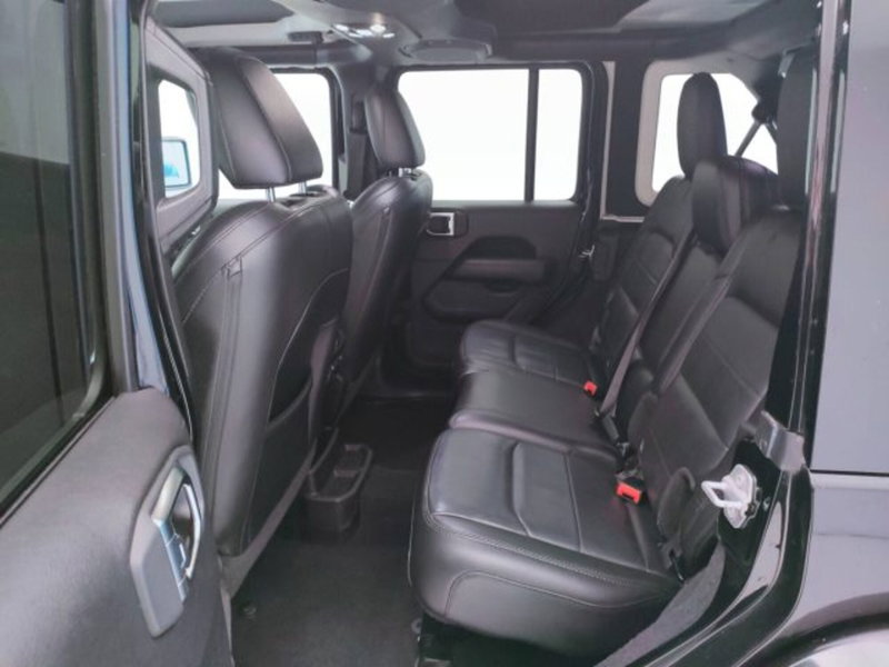 Jeep Wrangler Unlimited usata a Teramo (10)