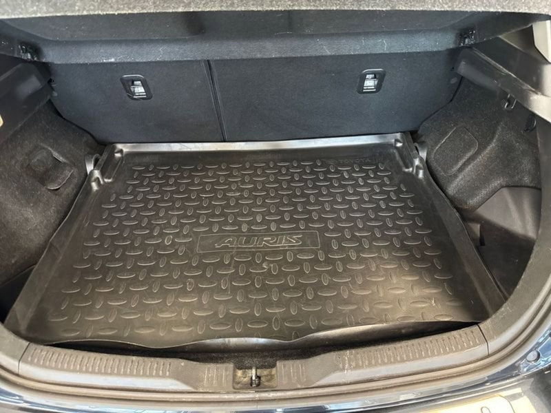 Toyota Auris usata a Prato (13)