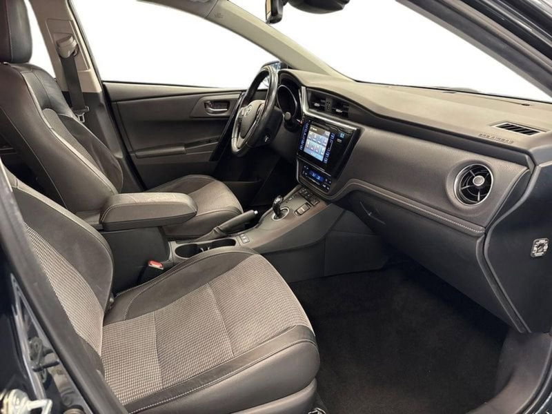 Toyota Auris usata a Prato (18)