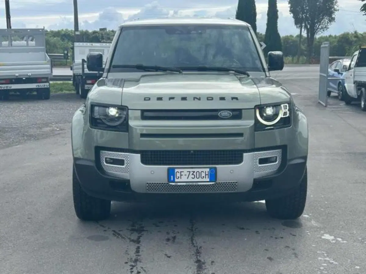 Land Rover Defender usata a Lucca (2)