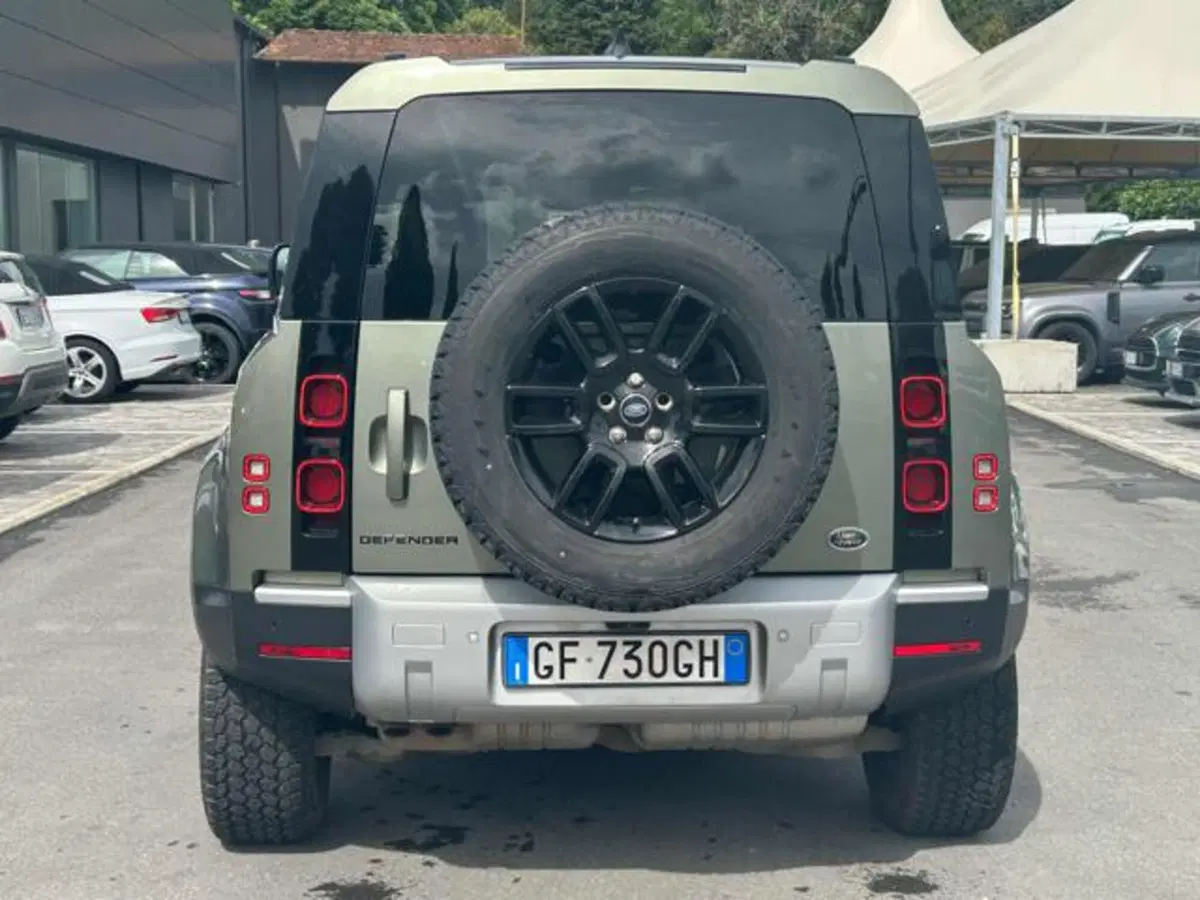 Land Rover Defender usata a Lucca (5)