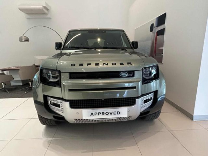 Land Rover Defender usata a Lucca (2)