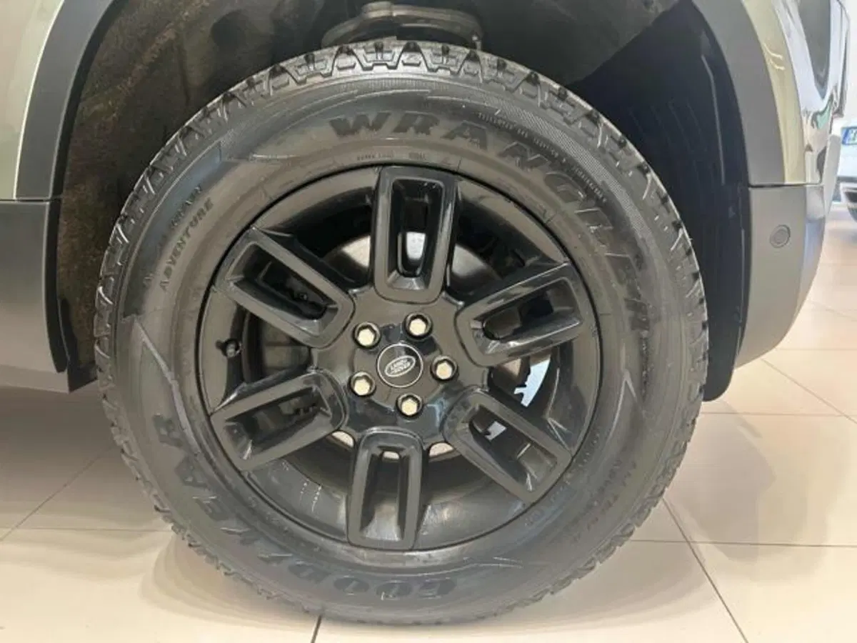 Land Rover Defender usata a Lucca (12)