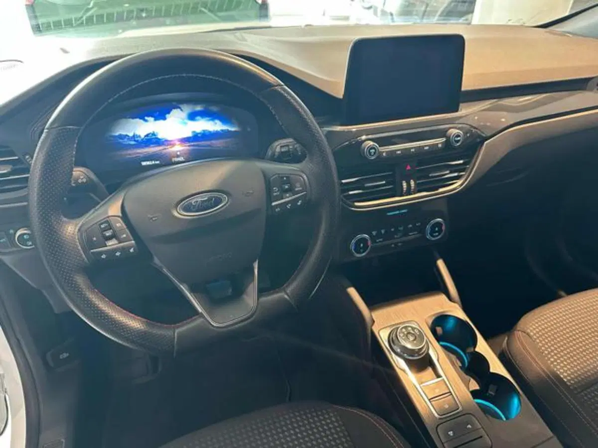 Ford Kuga usata a Lucca (8)