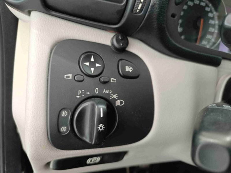 Mercedes-Benz CLC usata a Catania (18)