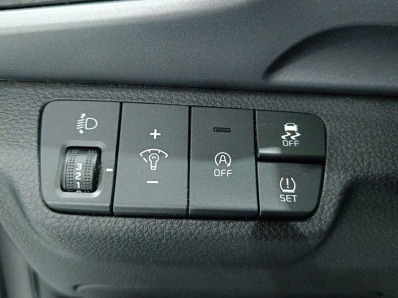 Kia Stonic usata a Catania (18)