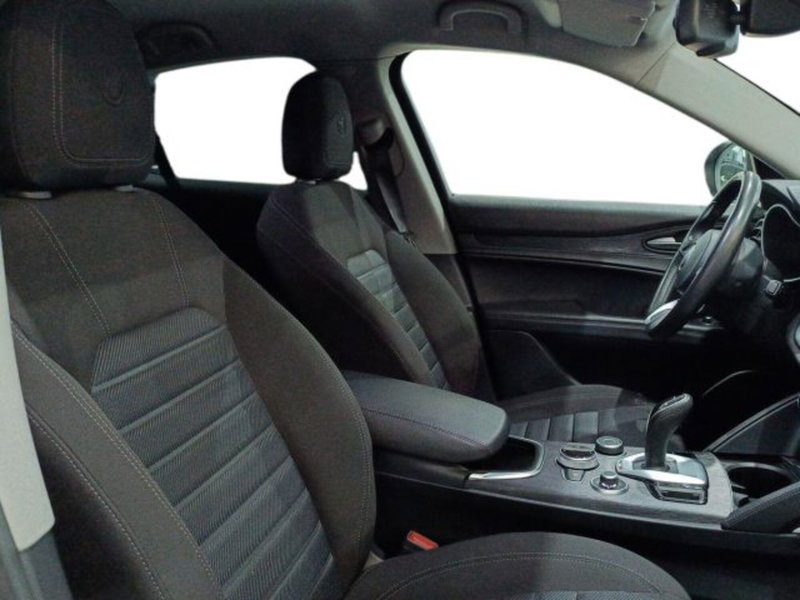 Alfa Romeo Stelvio usata a Catania (10)