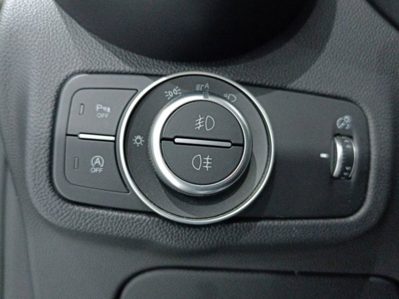 Alfa Romeo Stelvio usata a Catania (19)