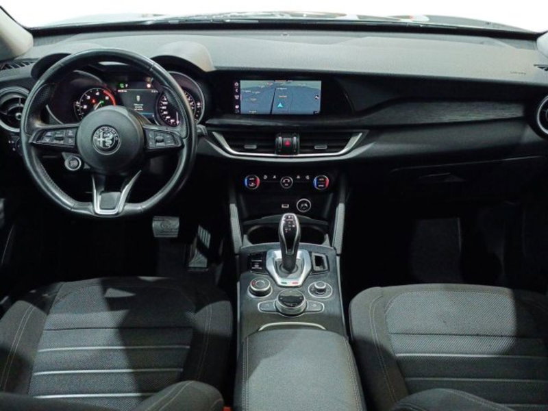 Alfa Romeo Stelvio usata a Catania (7)