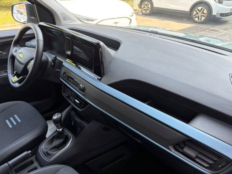 Ford Tourneo Courier nuova a Lodi (8)