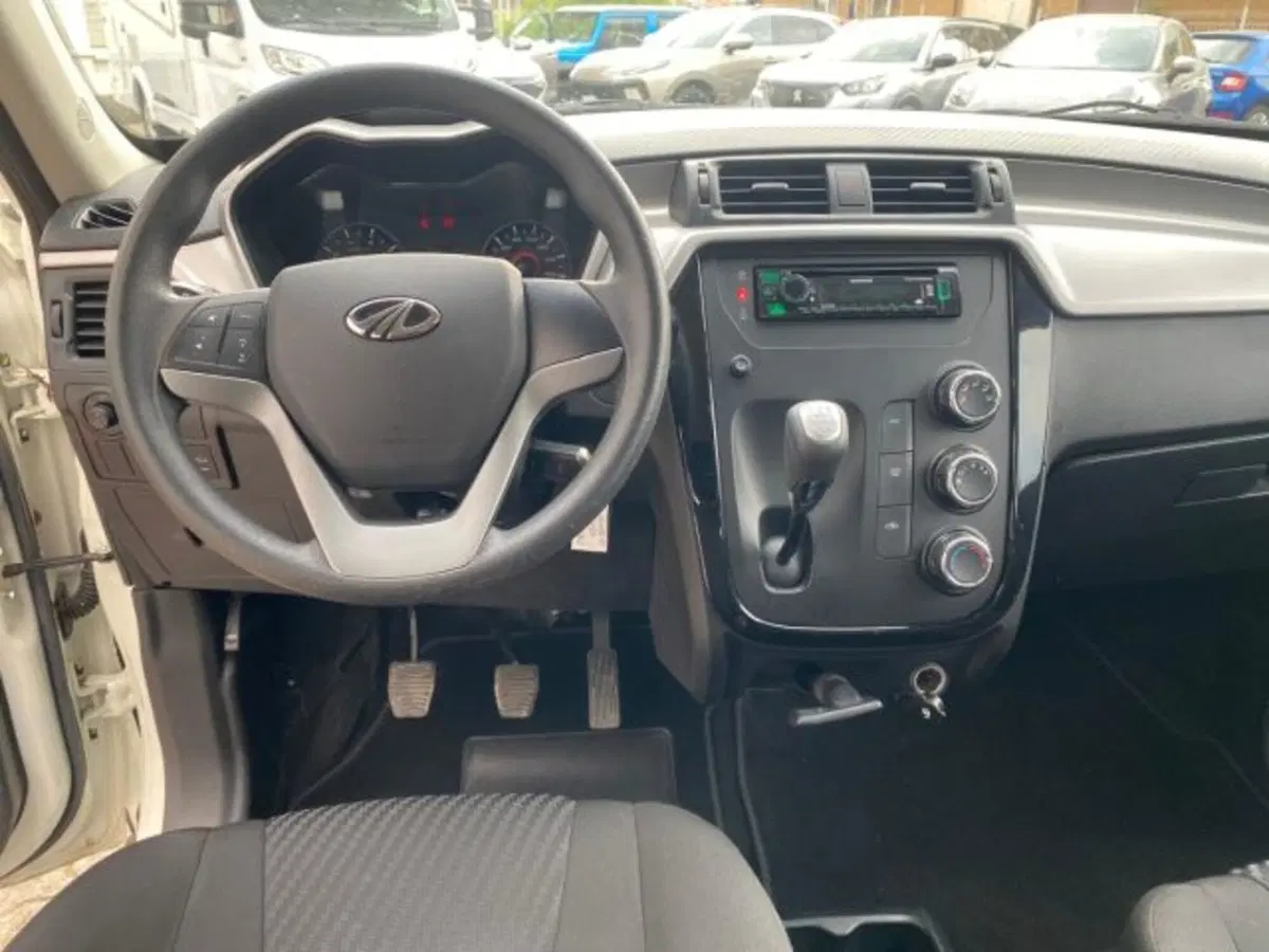 Mahindra KUV100 usata a Cuneo (11)