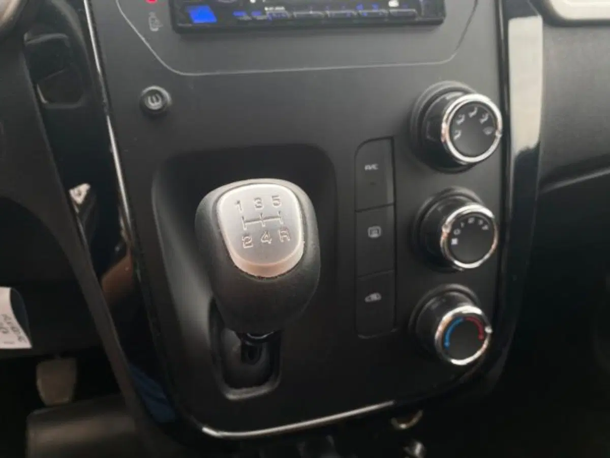 Mahindra KUV100 usata a Cuneo (18)