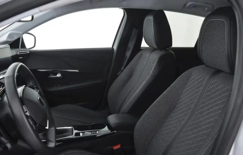 Peugeot 208 nuova a Perugia (13)