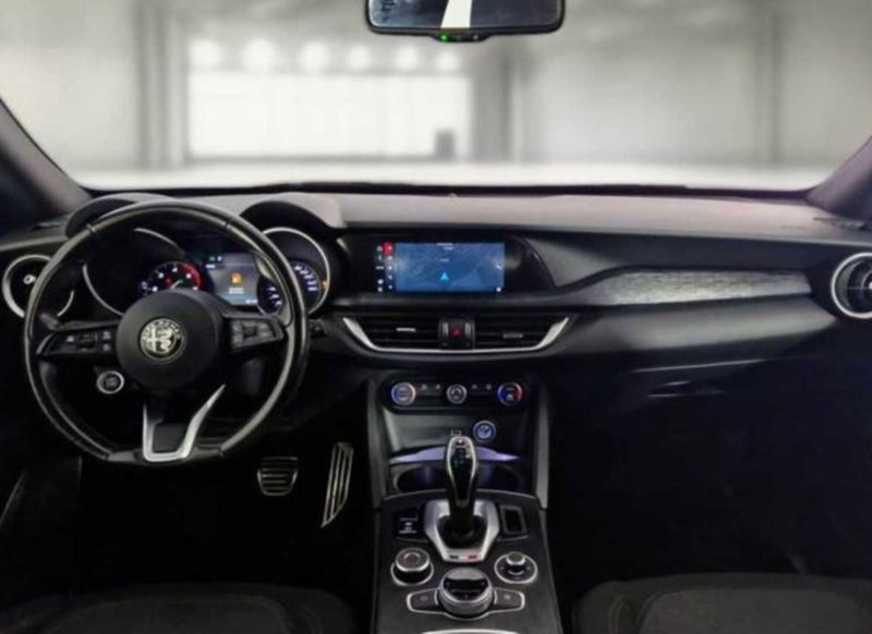 Alfa Romeo Stelvio usata a Bologna (3)