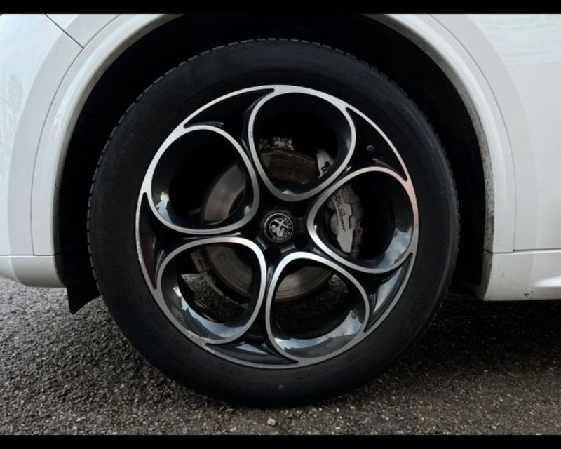 Alfa Romeo Stelvio usata a Bologna (12)