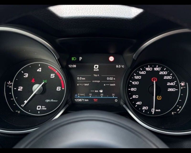 Alfa Romeo Stelvio usata a Bologna (15)