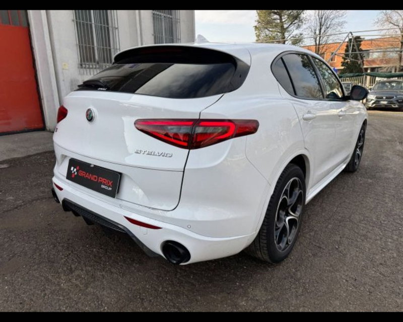 Alfa Romeo Stelvio usata a Bologna (5)