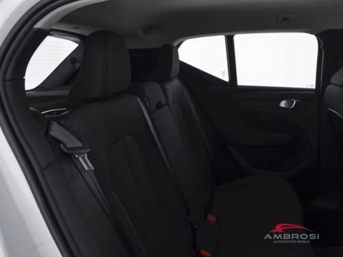 Volvo XC40 usata a Perugia (11)