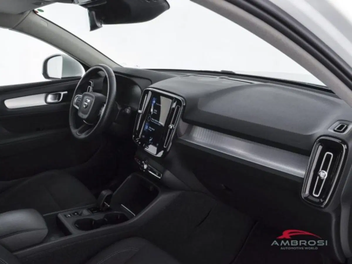 Volvo XC40 usata a Perugia (12)
