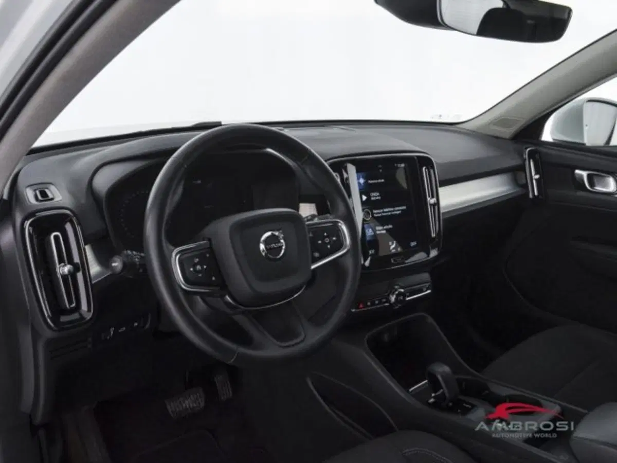 Volvo XC40 usata a Perugia (8)