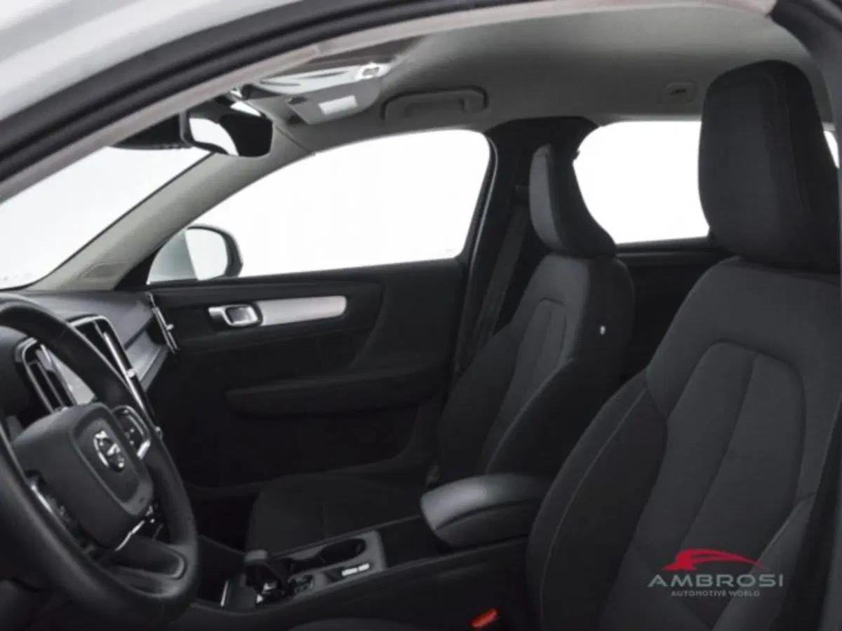 Volvo XC40 usata a Perugia (9)