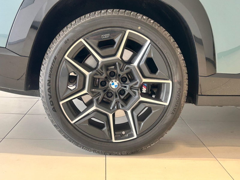 BMW XM usata a Napoli (11)