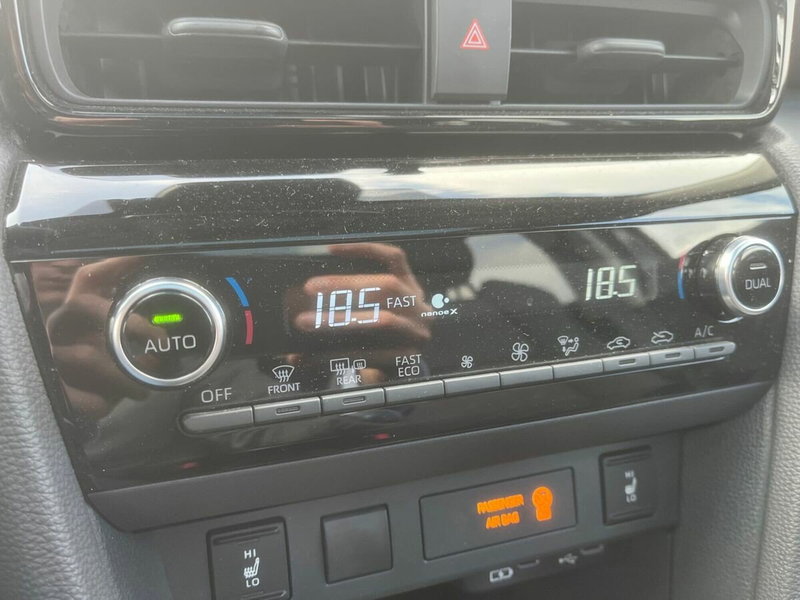 Toyota Yaris usata a Lecco (17)