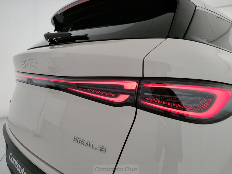 Byd Seal Station Wagon nuova a Caserta (11)