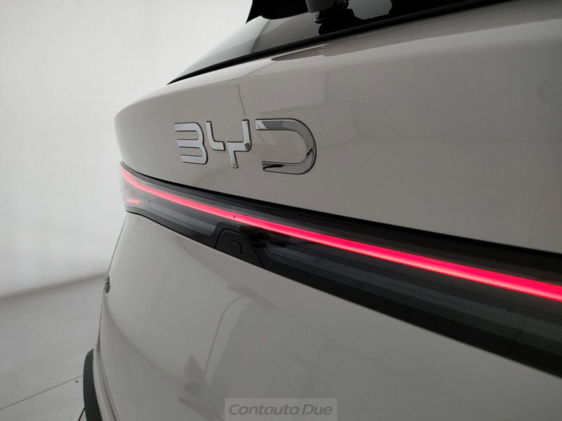 Byd Seal Station Wagon nuova a Caserta (12)