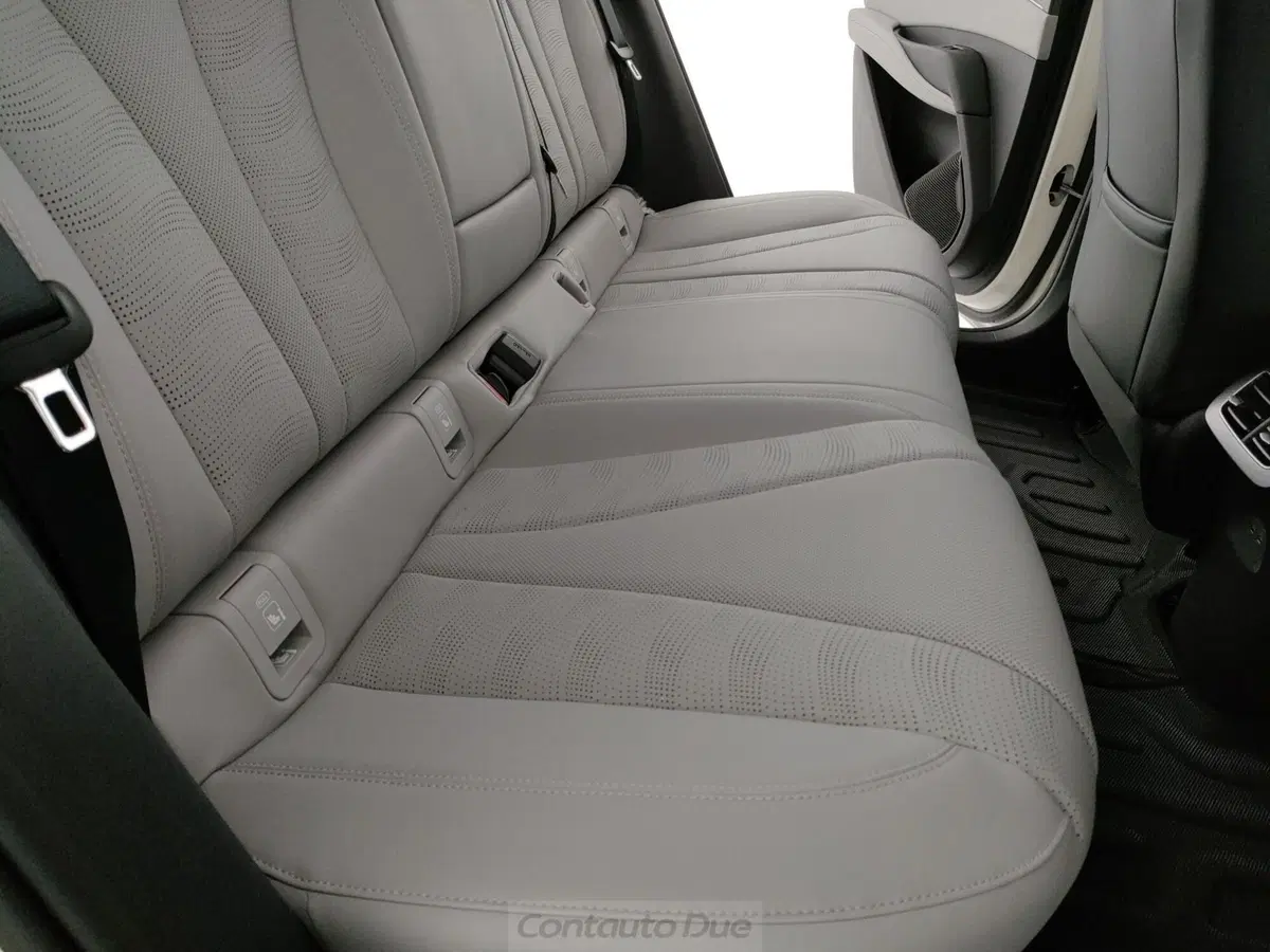 Byd Seal 6 DM-i nuova a Caserta (14)