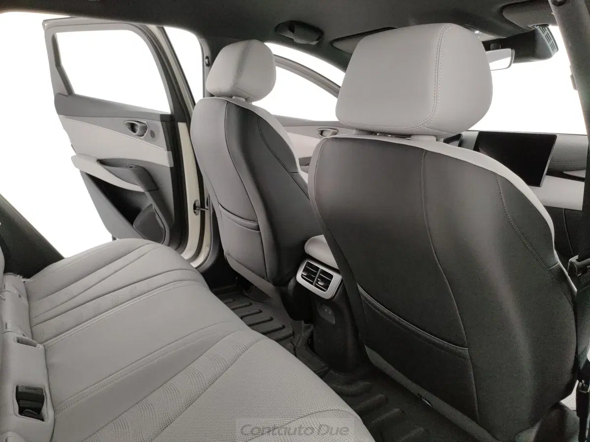 Byd Seal 6 DM-i nuova a Caserta (15)