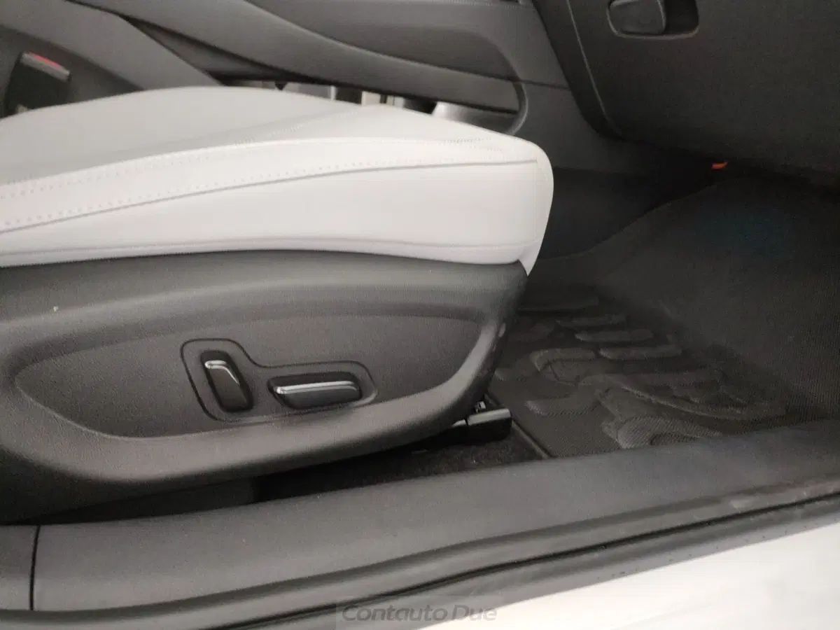 Byd Seal 6 DM-i nuova a Caserta (19)