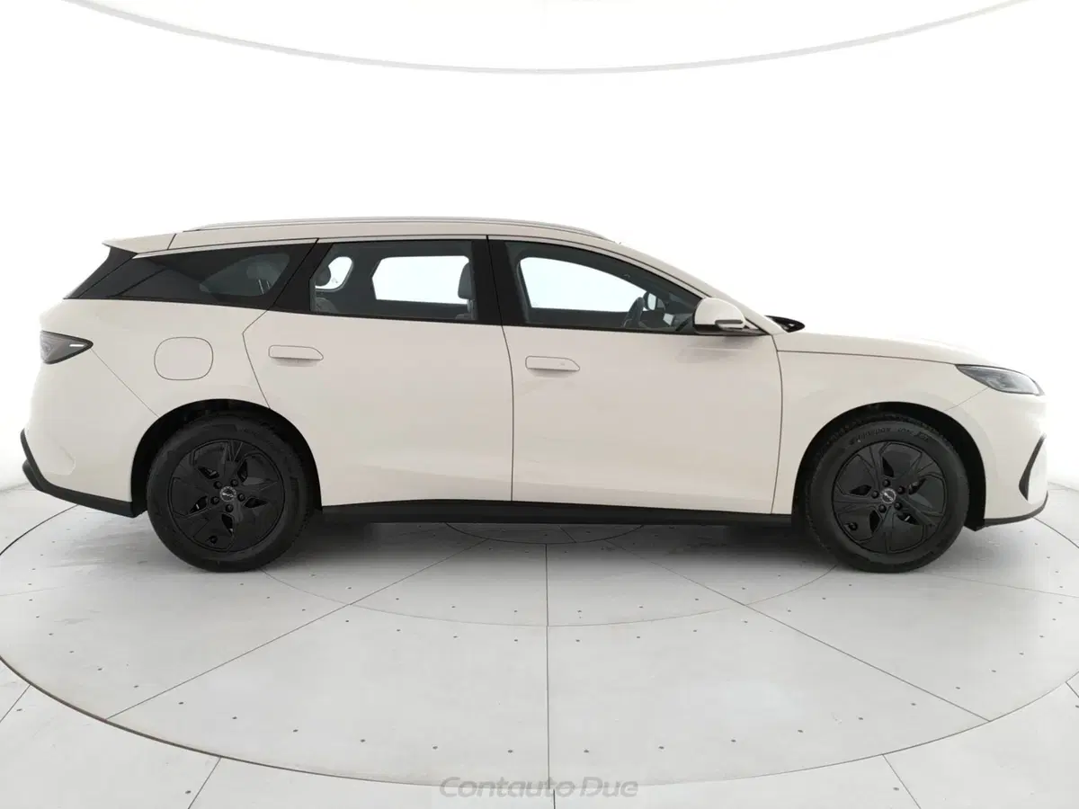 Byd Seal 6 DM-i nuova a Caserta (4)