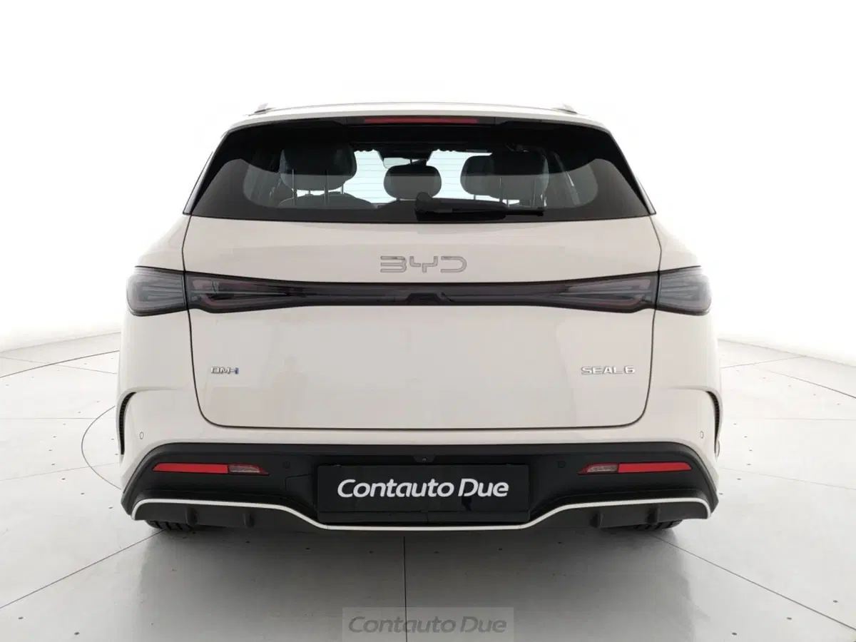 Byd Seal 6 DM-i nuova a Caserta (6)