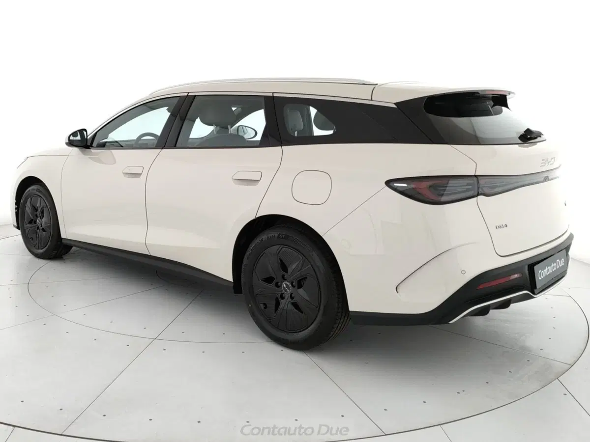 Byd Seal 6 DM-i nuova a Caserta (8)