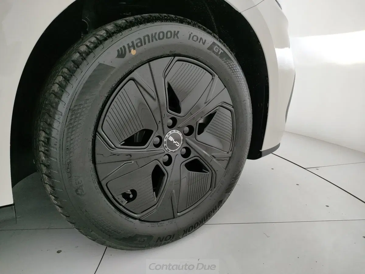 Byd Seal 6 DM-i nuova a Caserta (9)