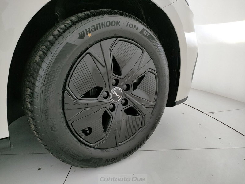 Byd Seal Station Wagon nuova a Caserta (9)