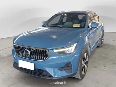 Volvo XC40 T4 Recharge Plug-in Hybrid automatico Core del 2022 usata a Sala Consilina