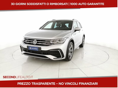 Volkswagen Tiguan 2.0 TDI 150 CV SCR DSG 4MOTION R-Line del 2023 usata a San Giovanni Teatino